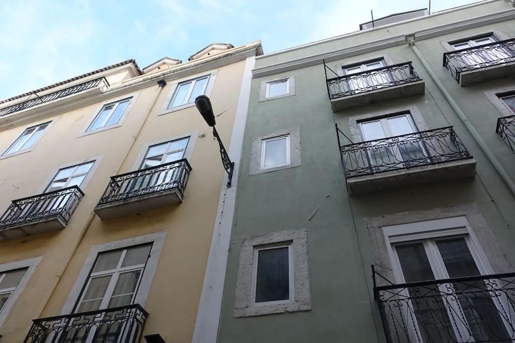 Charm And Fantastic View In A Fully Equipped Home In Center Лиссабон Экстерьер фото